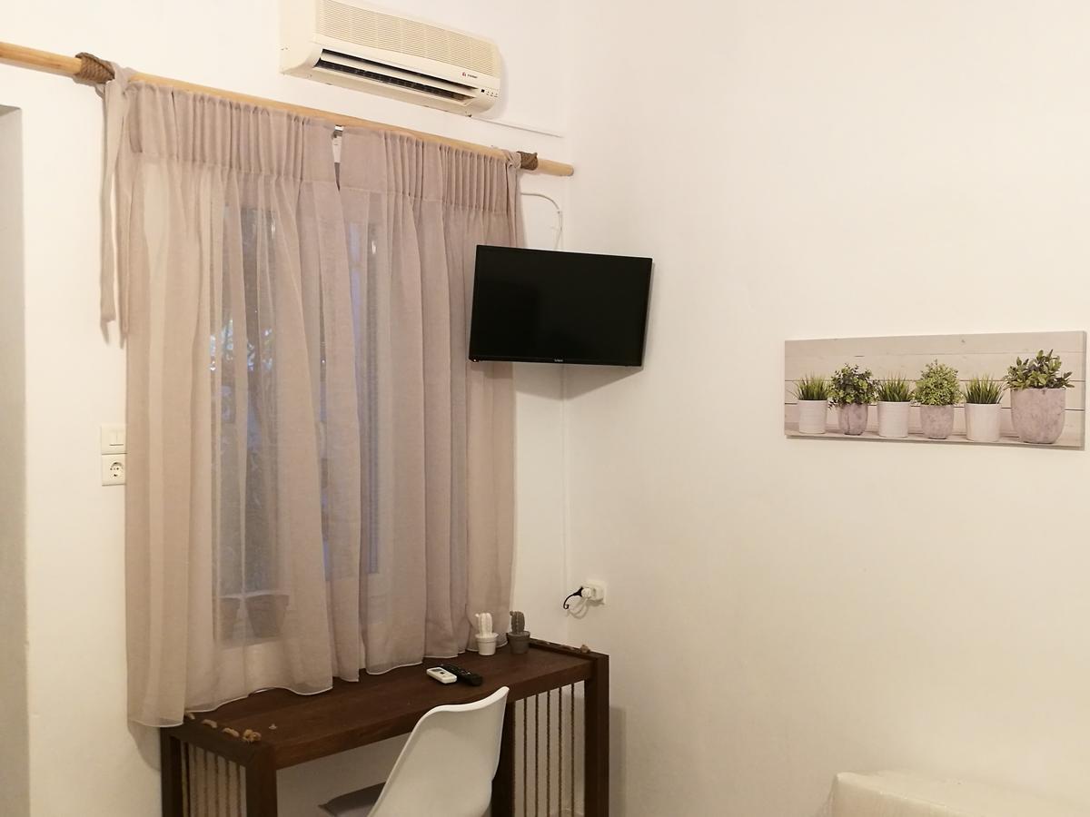 Gerania Milos Apartamento Adamantas  Exterior foto