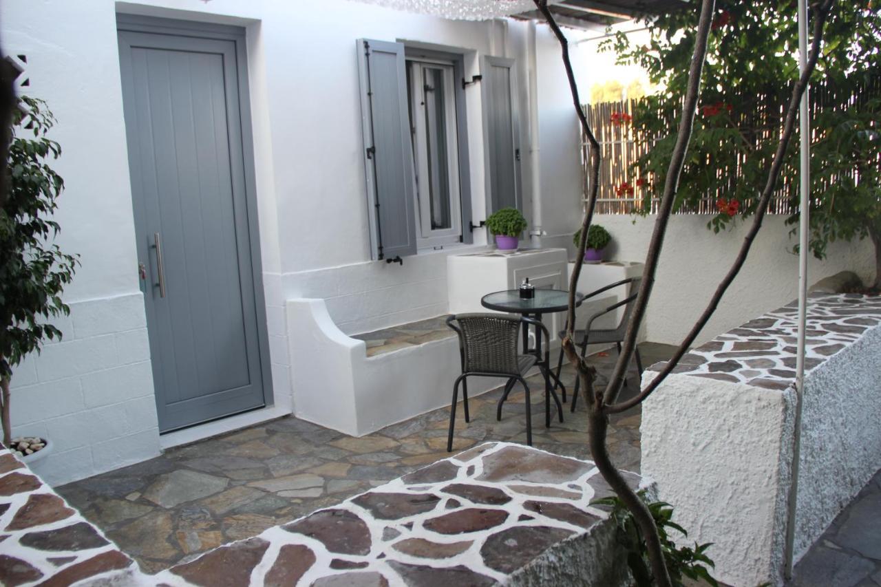 Gerania Milos Apartamento Adamantas  Exterior foto