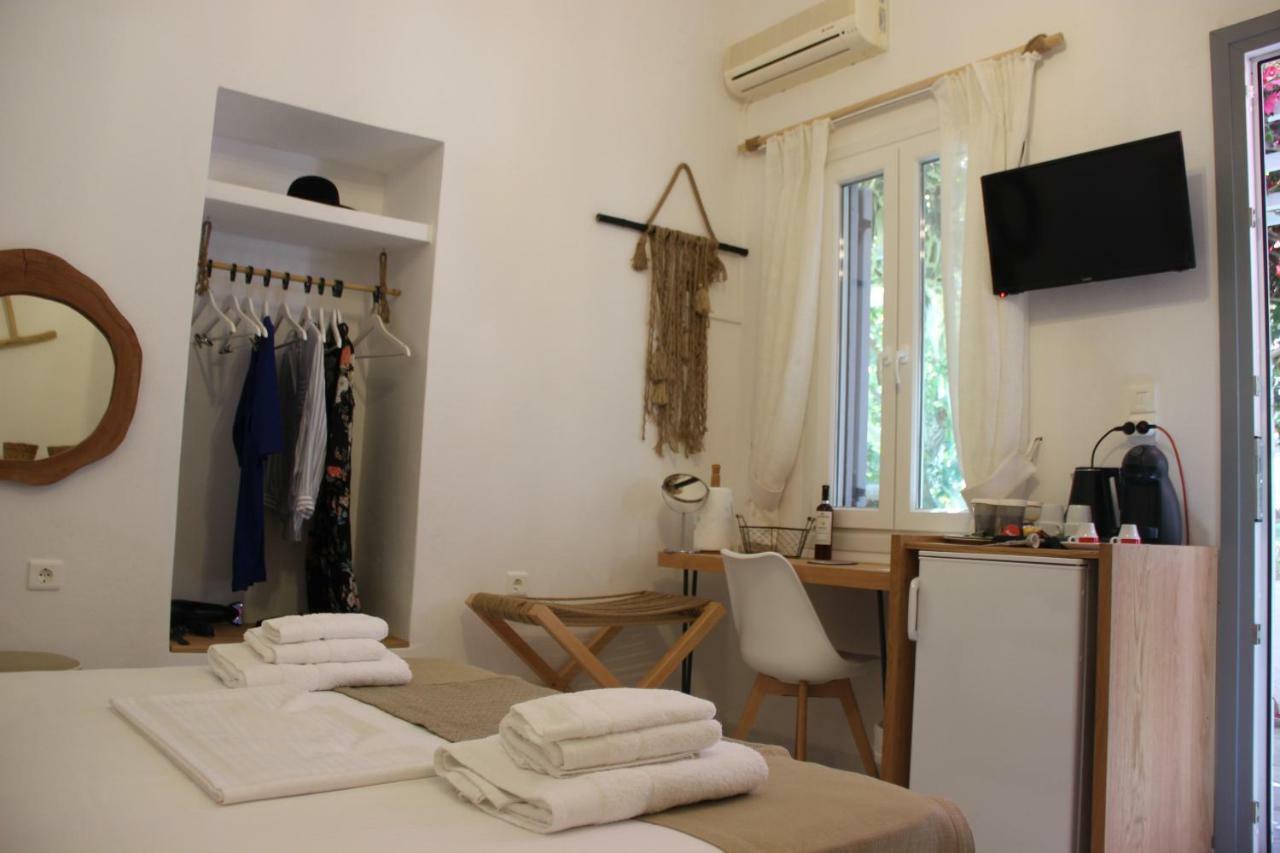 Gerania Milos Apartamento Adamantas  Exterior foto